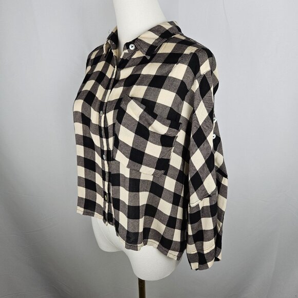 POL Crop Shirt Large Black Cream Plaid Flannel Button-Up Gorpcore Cabincore - Picture 2 of 11
